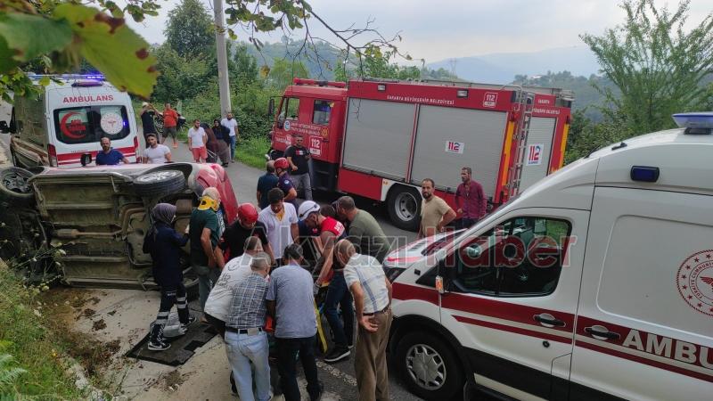 Kontrolden çıkan otomobil yan yattı: 3 yaralı