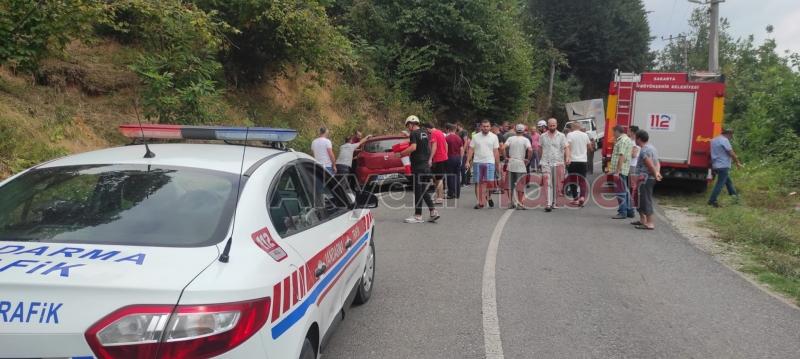 Kontrolden çıkan otomobil yan yattı: 3 yaralı