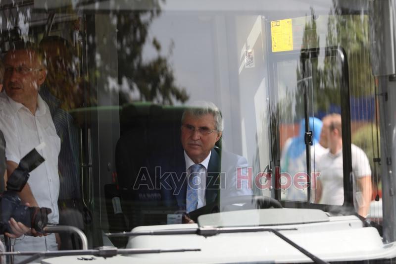 Büyükşehirin yeni 18 otobüsü sefere çıktı