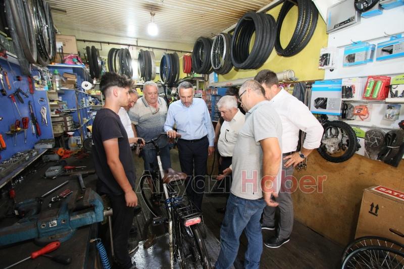 AK Parti'den Akyazı'da esnaf ve vatandaş ziyareti