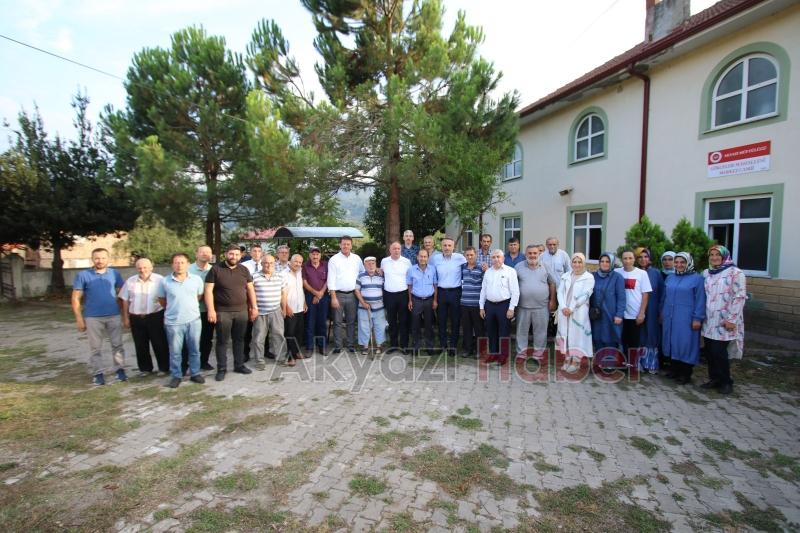 AK Parti'den Akyazı'da esnaf ve vatandaş ziyareti