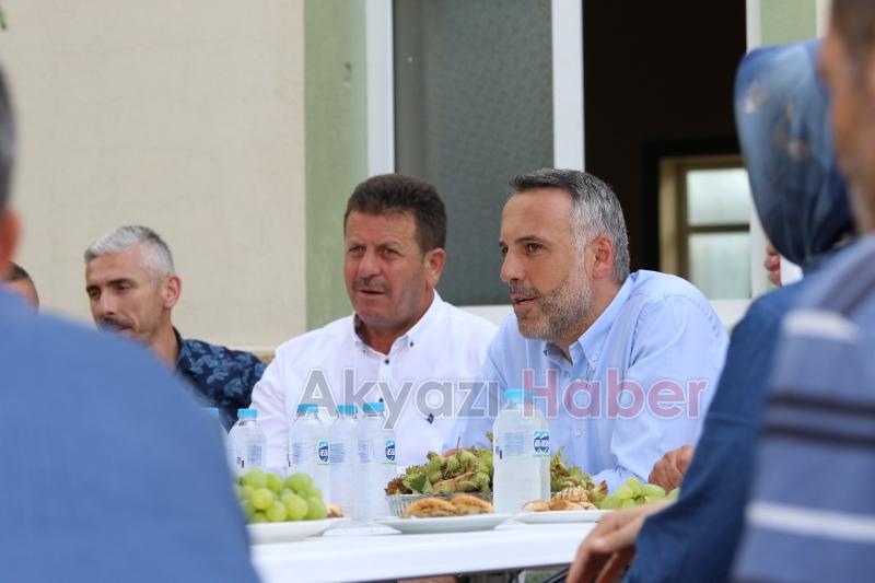 AK Parti'den Akyazı'da esnaf ve vatandaş ziyareti