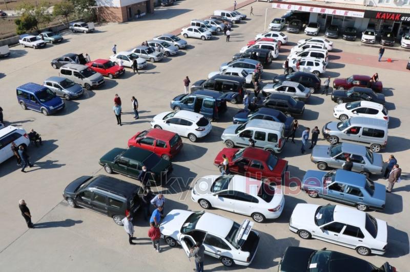 Otomobil satışları sert geriledi