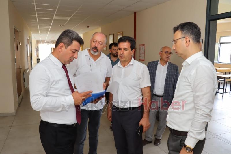 Milli Eğitim Müdürü Savaşçı Akyazı'da okulları inceledi
