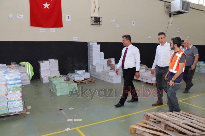 Milli Eğitim Müdürü Savaşçı Akyazı'da okulları inceledi