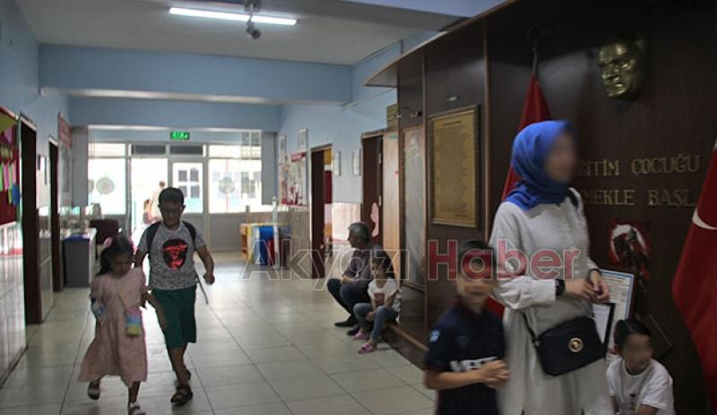 İlk ders zili çaldı: Minikler okulla tanıştı