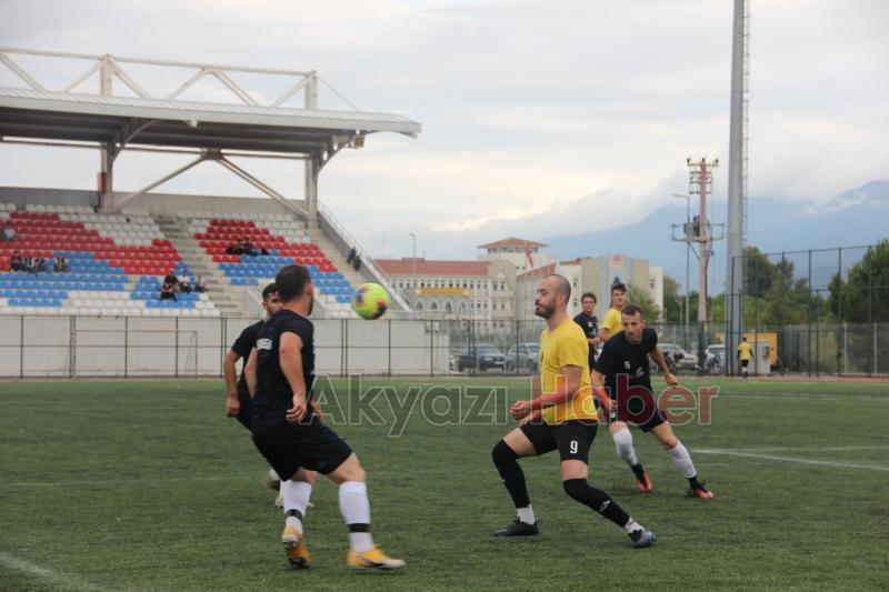 As Akyazıspor hazırlık maçında Düzce Derelerspor'u 6-1 mağlup etti