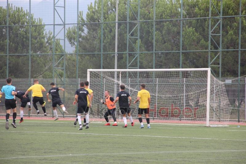 As Akyazıspor hazırlık maçında Düzce Derelerspor'u 6-1 mağlup etti