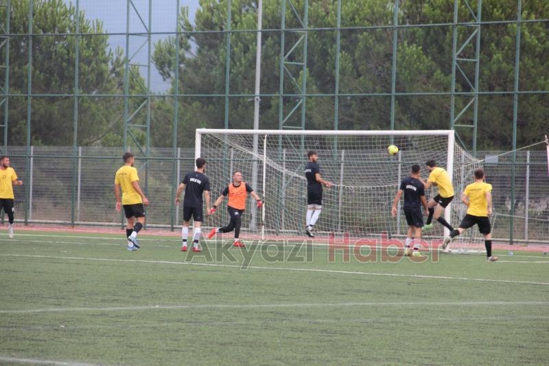 As Akyazıspor hazırlık maçında Düzce Derelerspor'u 6-1 mağlup etti