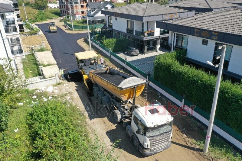 Akyazı'da asfalt çalışmaları tüm hızı ile sürüyor
