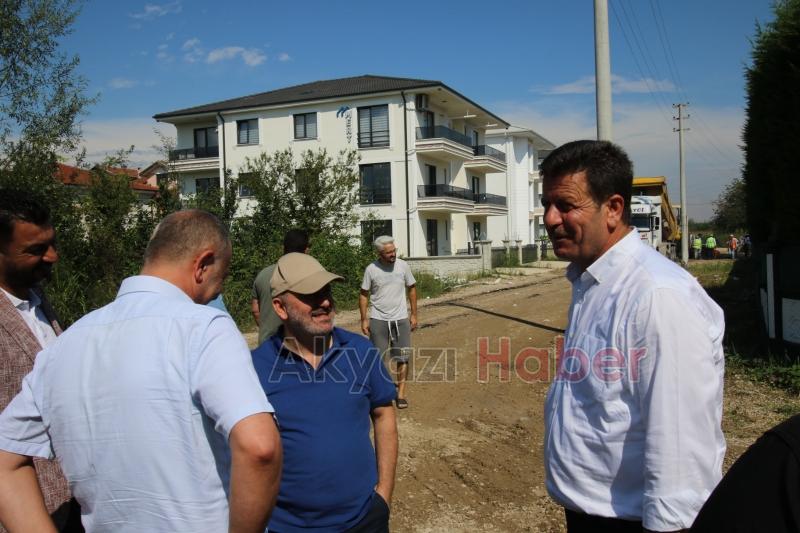 Akyazı'da asfalt çalışmaları tüm hızı ile sürüyor