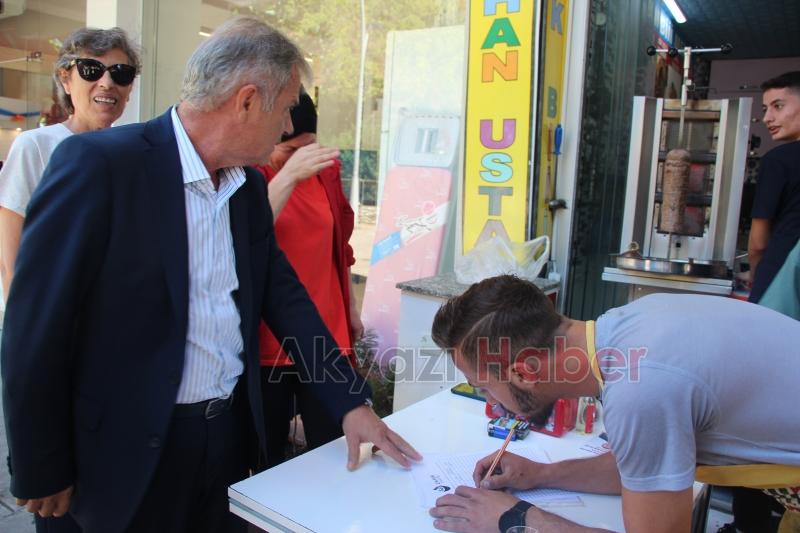 Zafer Partisi'nden Suriyelilerin gitmesi için imza kampanyası