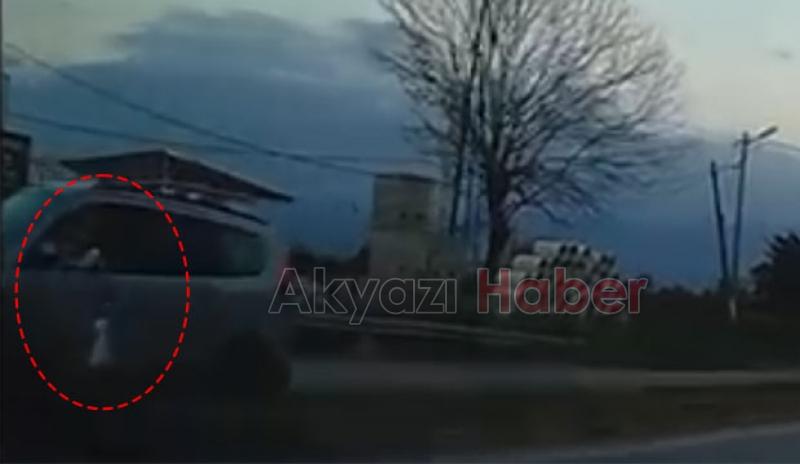 Çöp dolu poşeti yola atarken görüntülendi