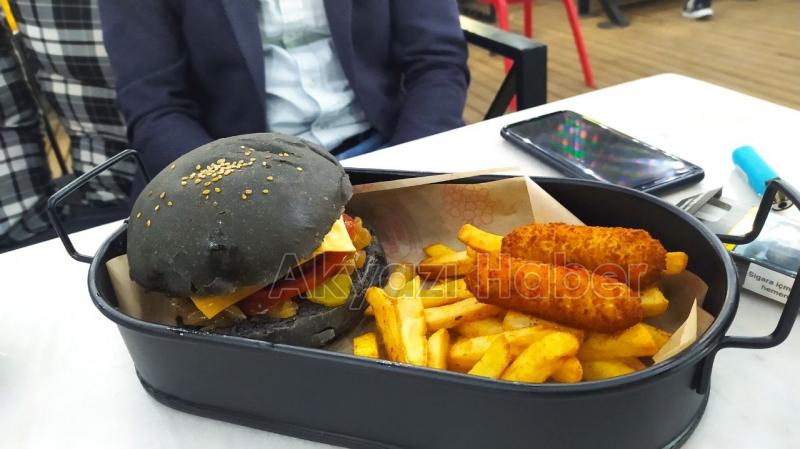 Tır Burger Akyazı'da Hizmete Başladı