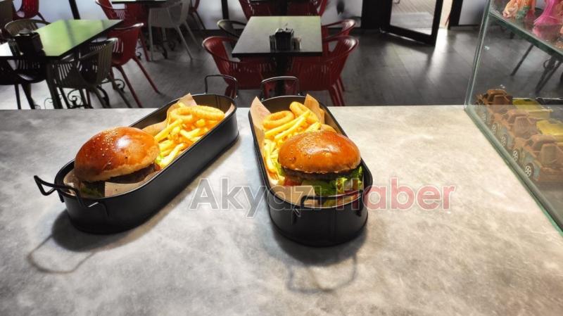 Tır Burger Akyazı'da Hizmete Başladı