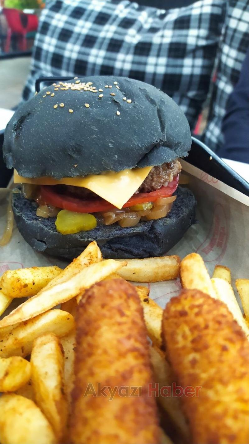 Tır Burger Akyazı'da Hizmete Başladı