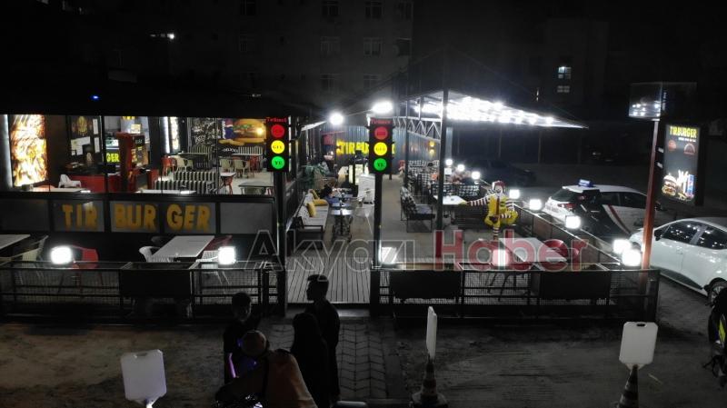 Tır Burger Akyazı'da Hizmete Başladı