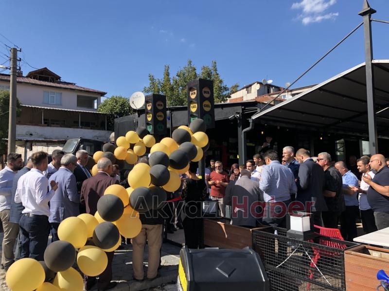 Tır Burger Akyazı'da Hizmete Başladı