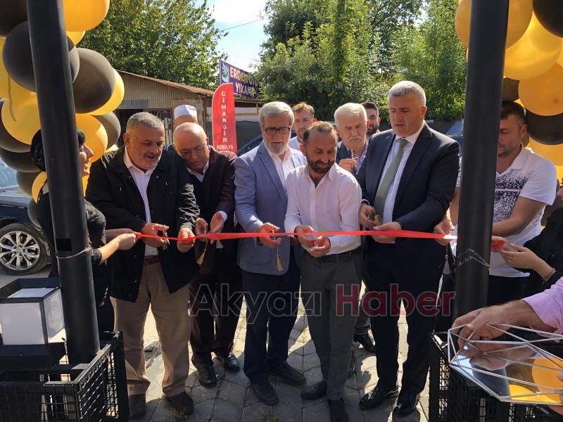 Tır Burger Akyazı'da Hizmete Başladı