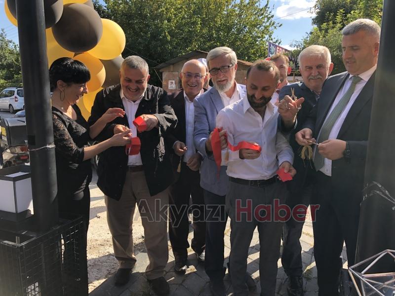 Tır Burger Akyazı'da Hizmete Başladı