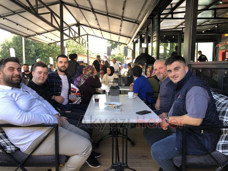 Tır Burger Akyazı'da Hizmete Başladı