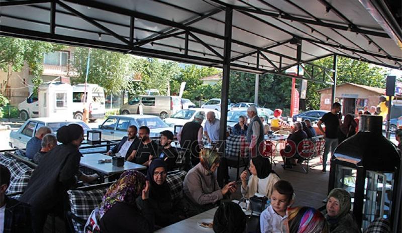 Tır Burger Akyazı'da Hizmete Başladı