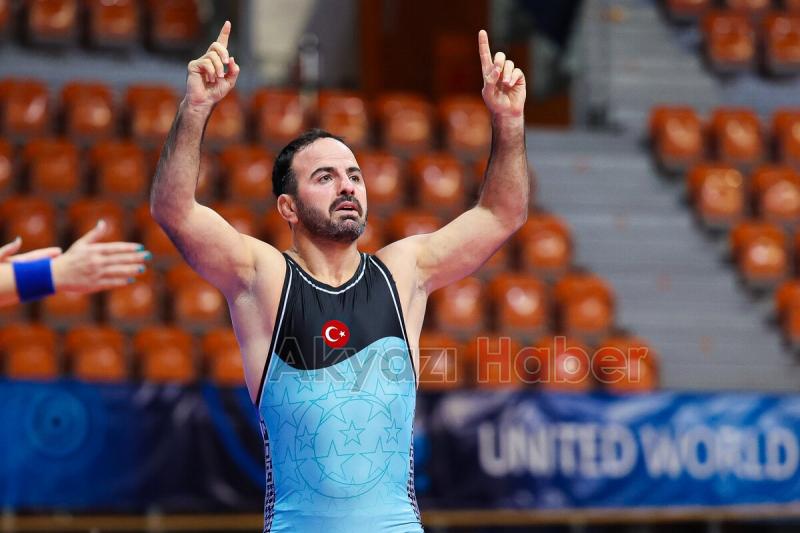 Akyazılı Abdulhamit Altun Dünya Şampiyonu oldu