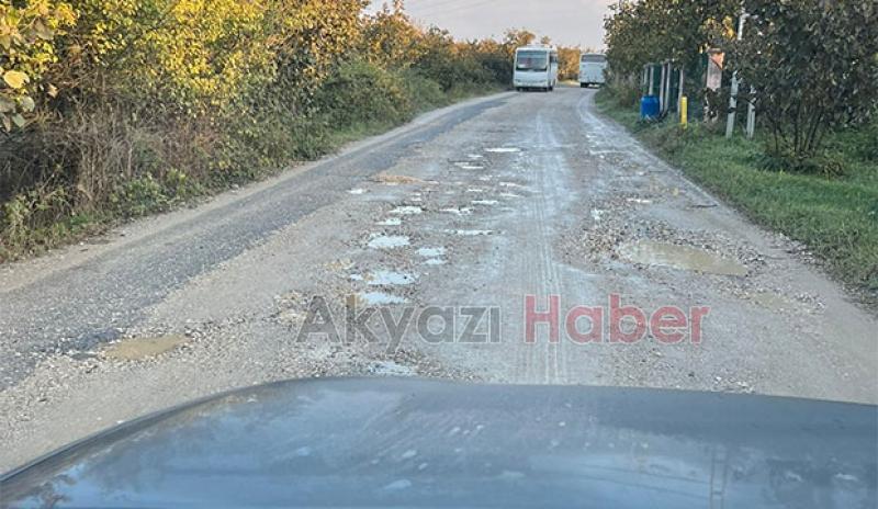 Küçücek'te vatandaşın toz ve bozuk yol tepkisi