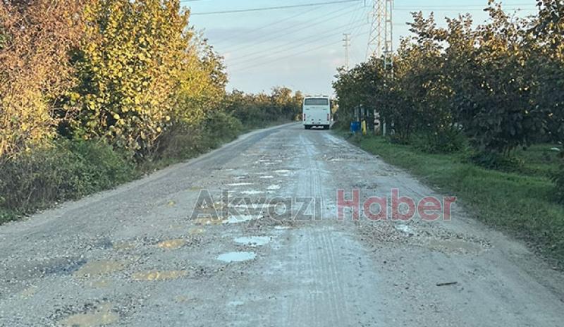 Küçücek'te vatandaşın toz ve bozuk yol tepkisi