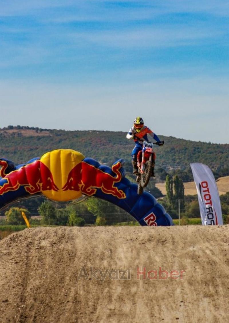 Sakaryalı sporcudan Motokros Şampiyonası'nda ikincilik