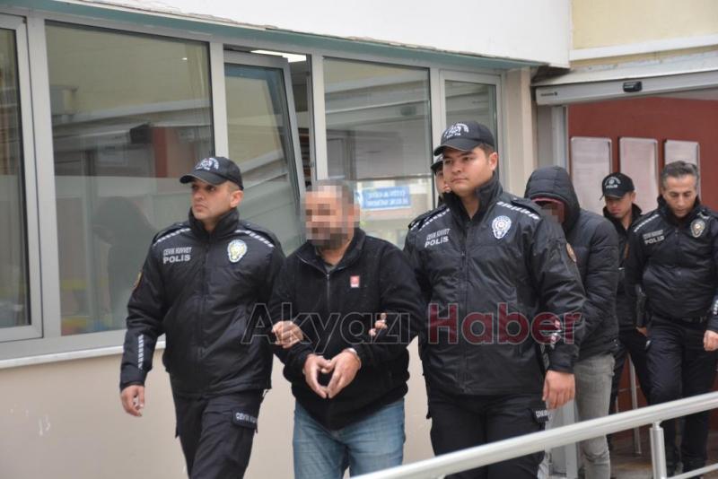 Prefabrik ev dolandırıcıları adliyeye sevk edildi