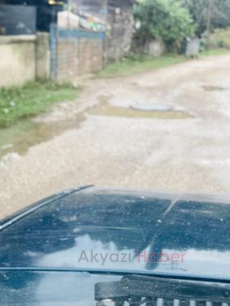 Akyazı'da vatandaşın bozuk yol tepkisi