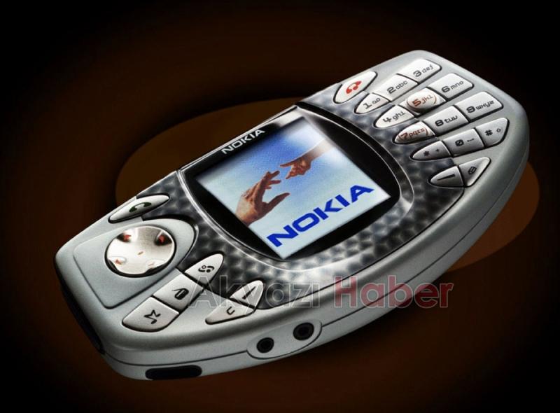 Eski cep telefonları astronomik fiyata satılıyor