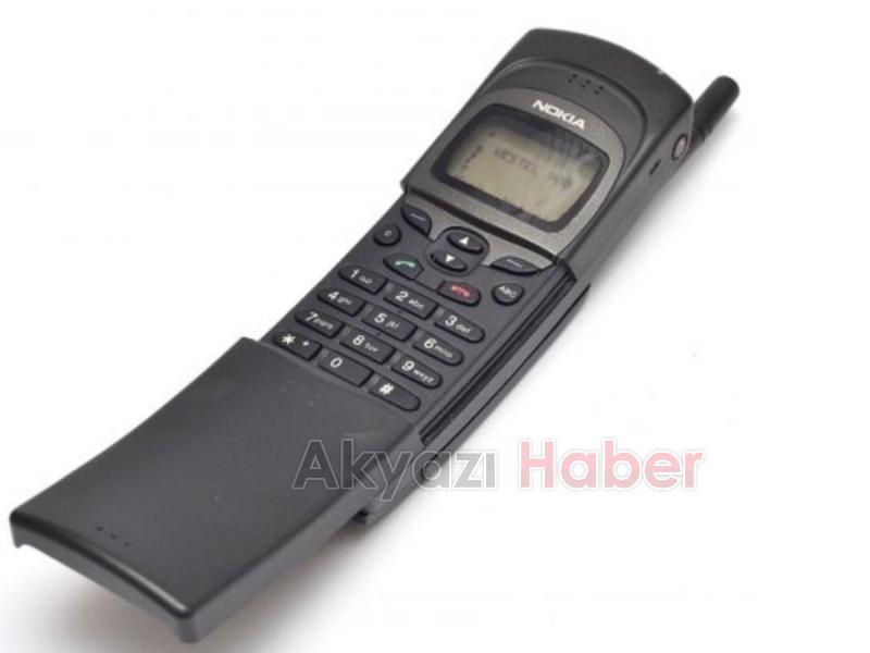Eski cep telefonları astronomik fiyata satılıyor
