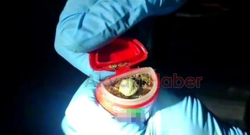 Yatak altından uyuşturucu çıktı