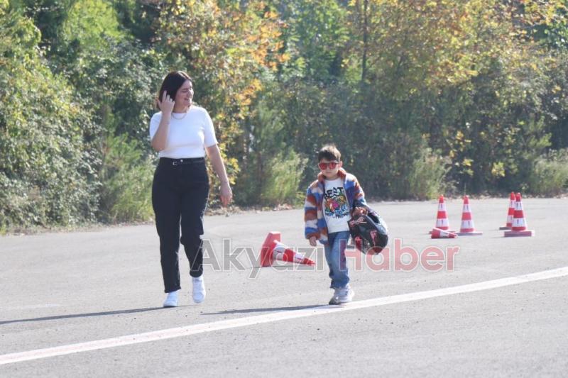 Motosikleti çalınan çocuğu Kenan'dan motosiklet hediyesi