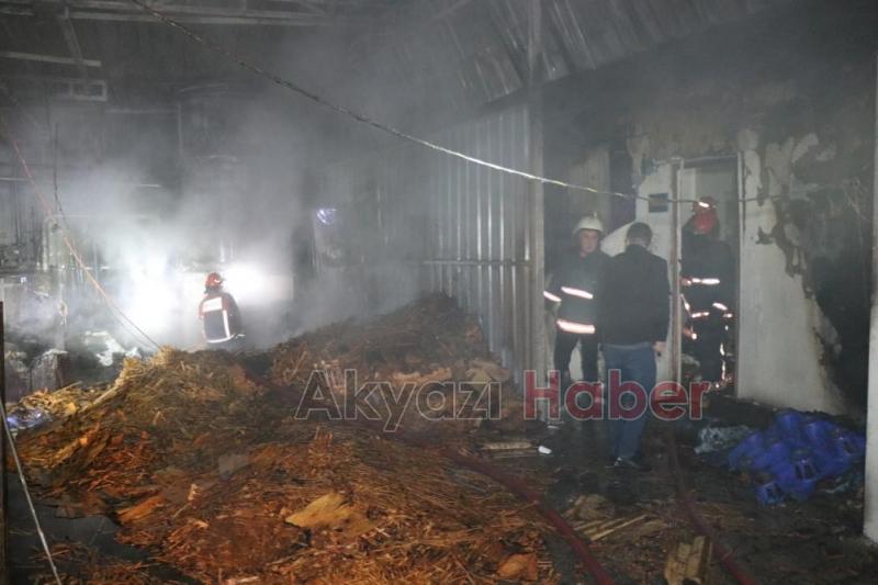 Ahşap kaşık fabrikası alev alev yandı