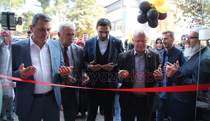 Esra Optik hizmete başladı