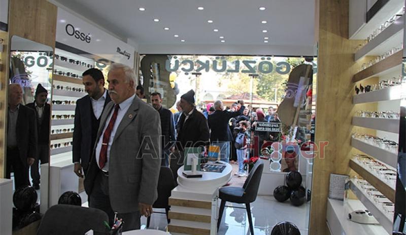 Esra Optik hizmete başladı