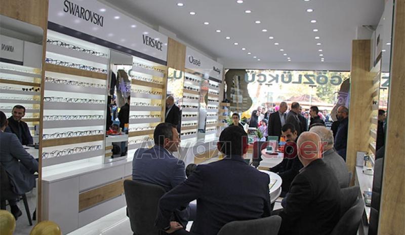 Esra Optik hizmete başladı