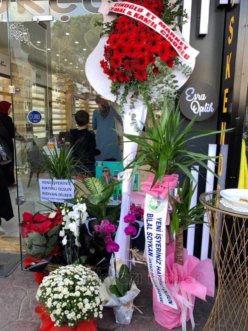 Esra Optik hizmete başladı