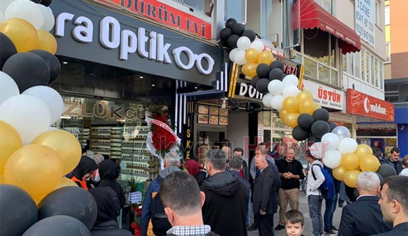 Esra Optik hizmete başladı