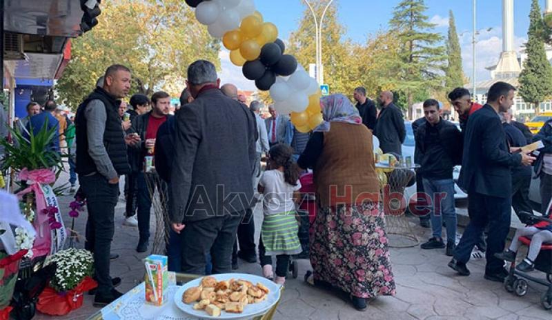 Esra Optik hizmete başladı