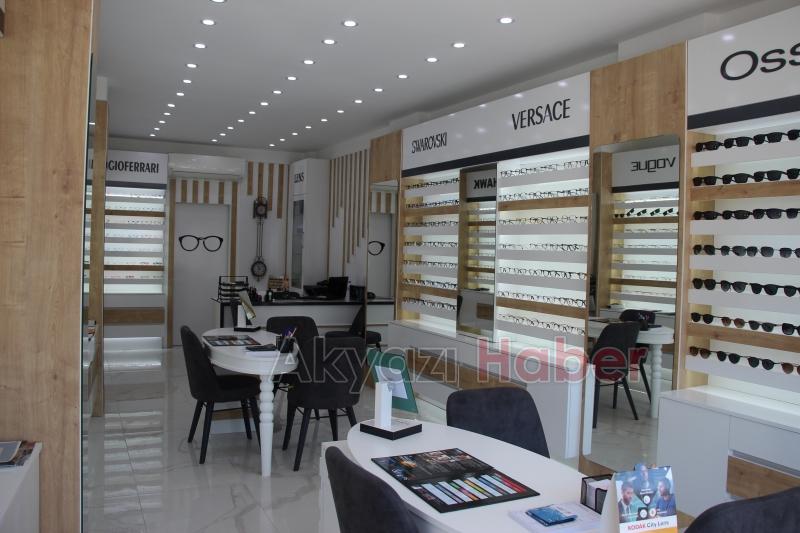 Esra Optik hizmete başladı