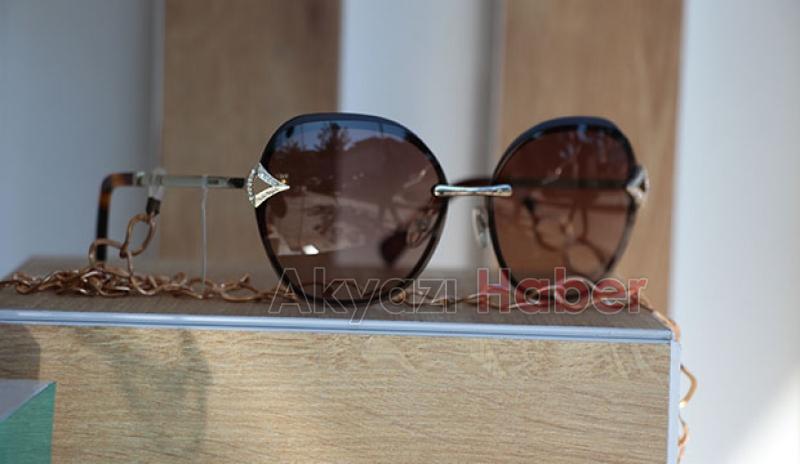 Esra Optik hizmete başladı