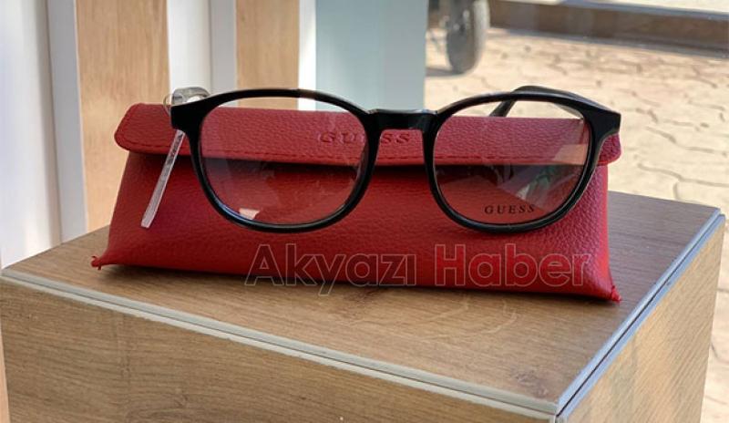 Esra Optik hizmete başladı