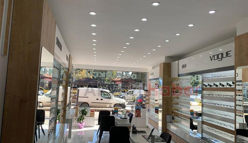 Esra Optik hizmete başladı