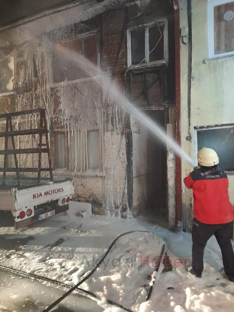 Adapazarı'nda yangın faciası 1'i çocuk 2 ölü