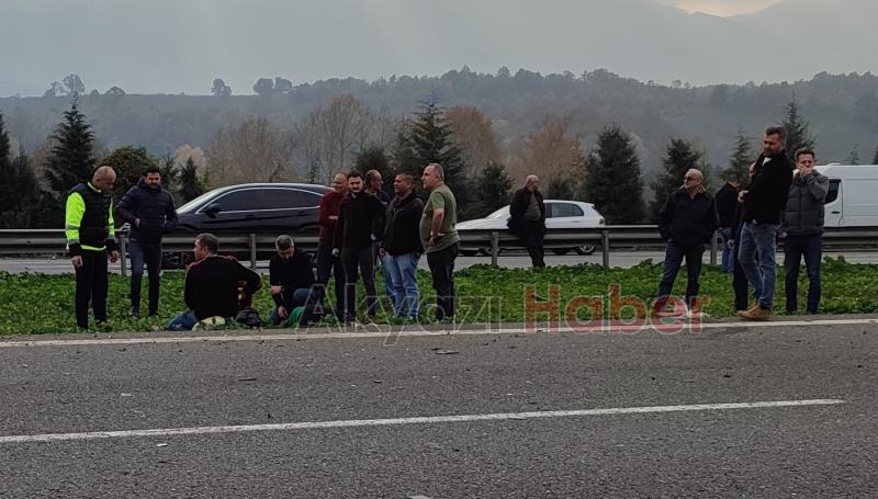 Taklalar atan araçta anne ve kızı ağır yaralandı