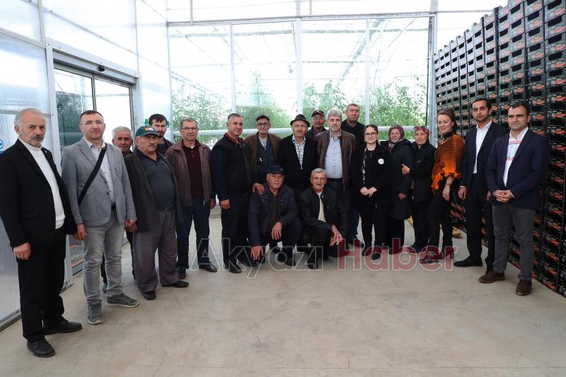 Bolulu çiftçiler Seracılık Mükemmeliyet Merkezi'ni gezdi